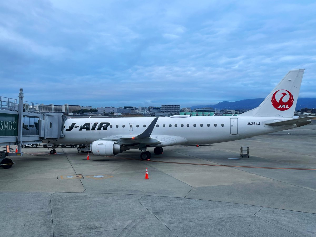 CircleTrip's tweet photo. 空飛ぶ自転車👋
離島でサイクリング旅です

ジェイエア JAL 2401便
大阪(伊丹)→鹿児島
✈️E190

日本エアコミューター JAL 3825便
鹿児島→与論
🛩️ATR72-600
#Flightlog https://t.co/d8wdECxYP0