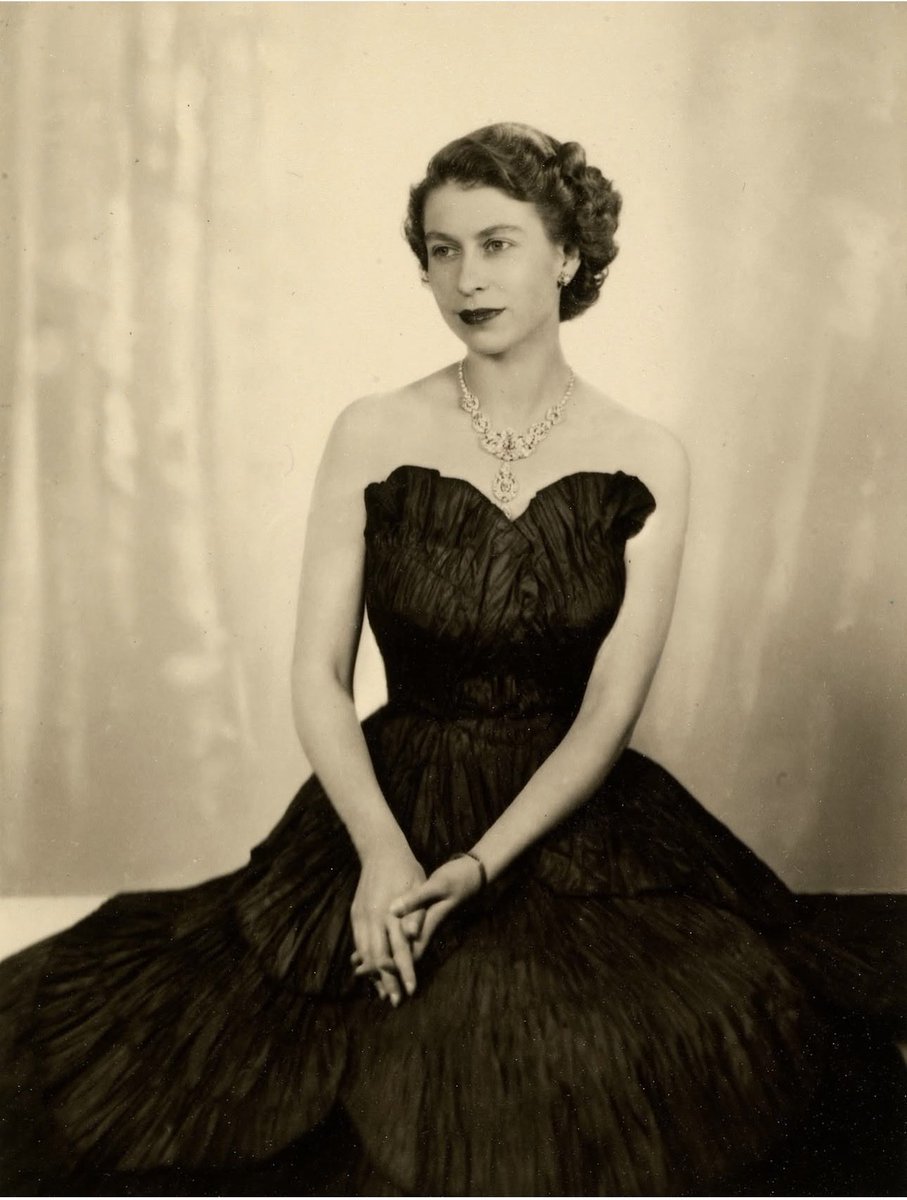 AnastasiaRoya20's tweet photo. This is a cherished photograph taken on the day Princess Elizabeth ascended to the throne (February 8, 1952). 👑 https://t.co/HqcZPSr8Po