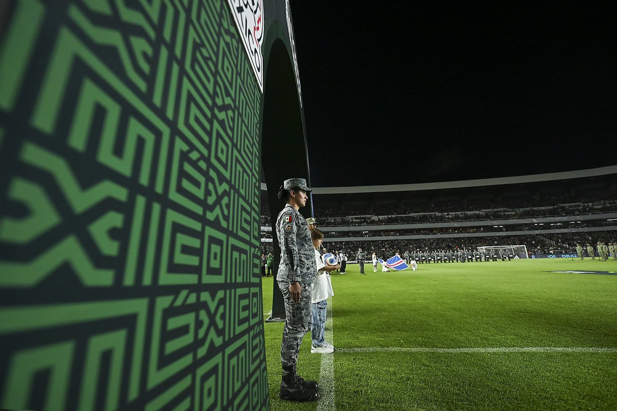 CNqueretaro's tweet photo. #Depotes 🏟️ | México golea 4-0 a Islandia en el Estadio La Corregidora 🇲🇽 ⚽️ 

• El Tricolor dominó de principio a fin ante un ambiente familiar y ya piensa en su próximo amistoso rumbo al Mundial 2026. 👉🏽 https://t.co/YPnJsBRhxv