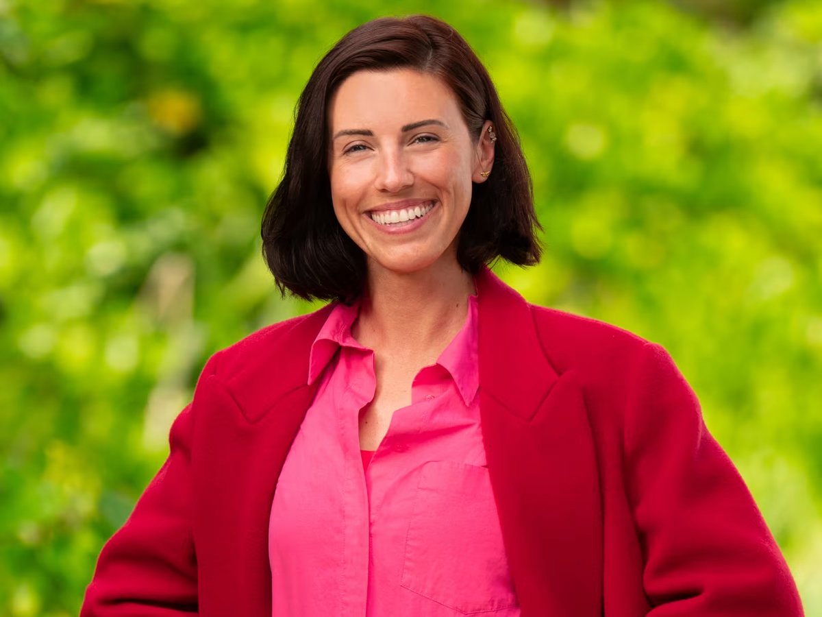 jayjayjean2's tweet photo. my favorite female (of all time) and my favorite male on the cast becoming a duo.. JUST FOR KYLE MED EVAC. IM SICK,  i believe genevieve would make SUCH a deeper run had kyle stayed (not saying she doesn’t).but oh did it suck seeing kyle and his humongous ass leave 
#survivor50 https://t.co/pvlDr3EqkK