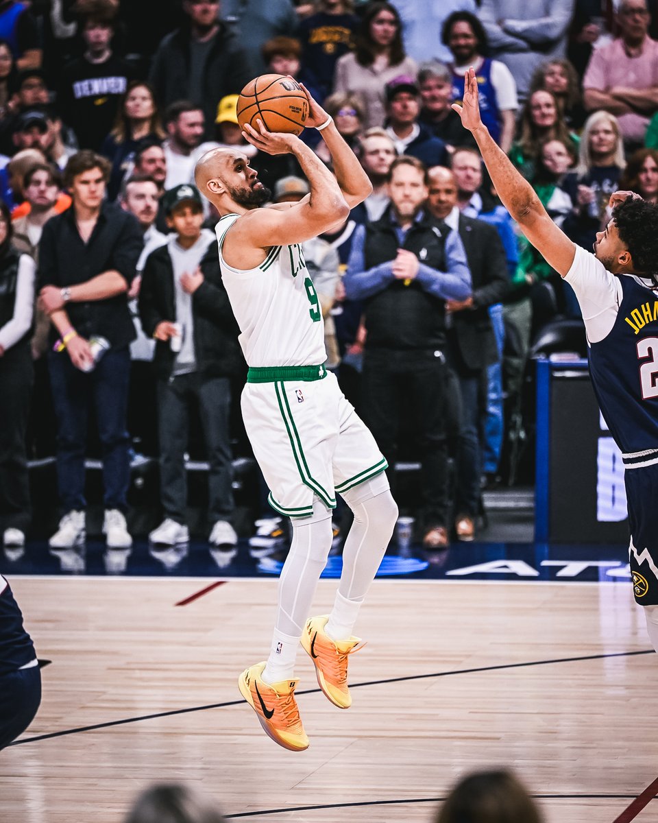 Derrick White was HOOPIN in the first half 🔥
18 PTS
4 REB
2 AST
2 BLK
