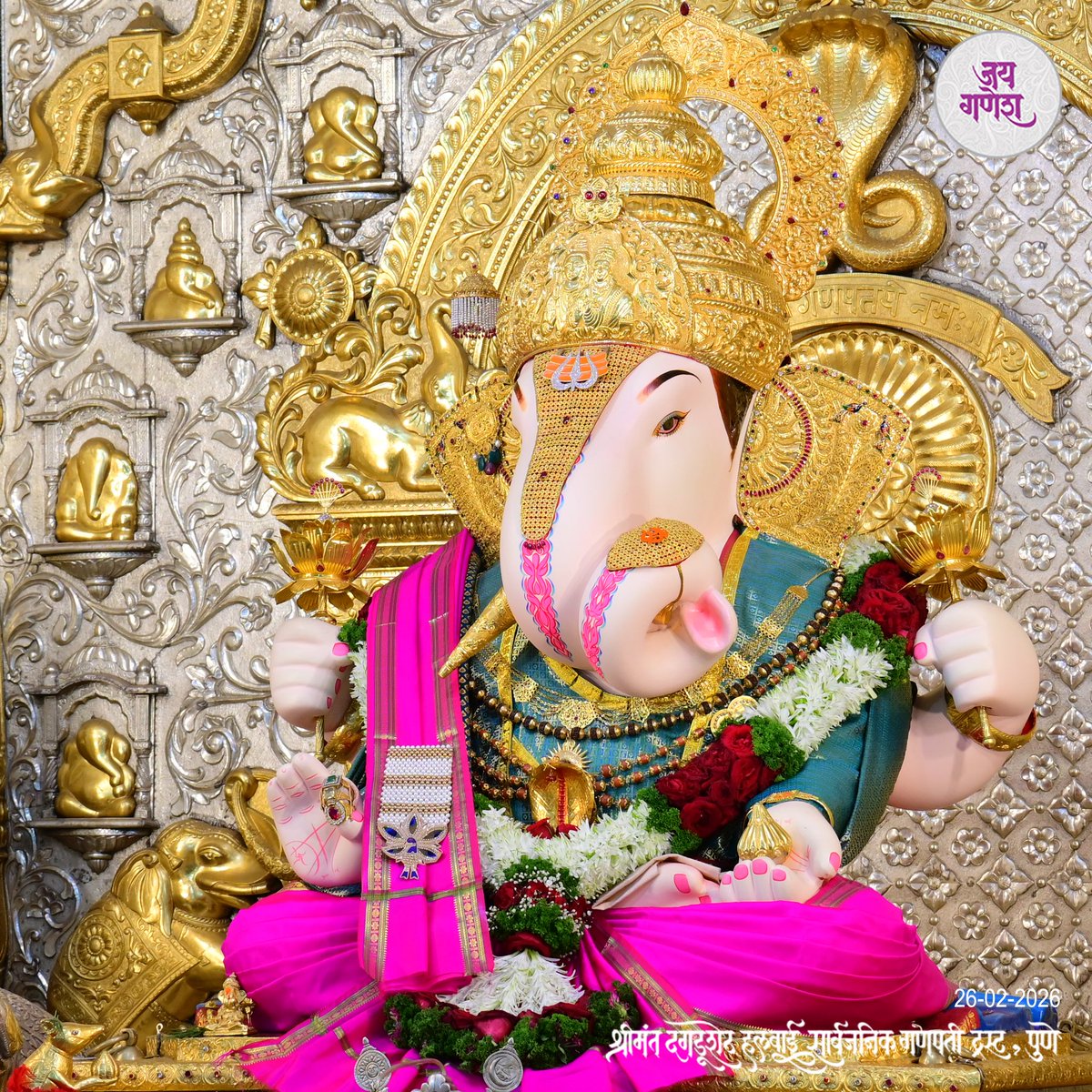 DagdushethG's tweet photo. प्रणम्य शिरसा देवं गौरी विनायकम् । भक्तावासं स्मेर नित्यमाय्ः कामार्थसिद्धये
.
.
.
.
#shrimant #dagdusheth #shrimantdagdushethhalwaiganpati #ganpati #ganpatibappa https://t.co/ZzrforEpiE