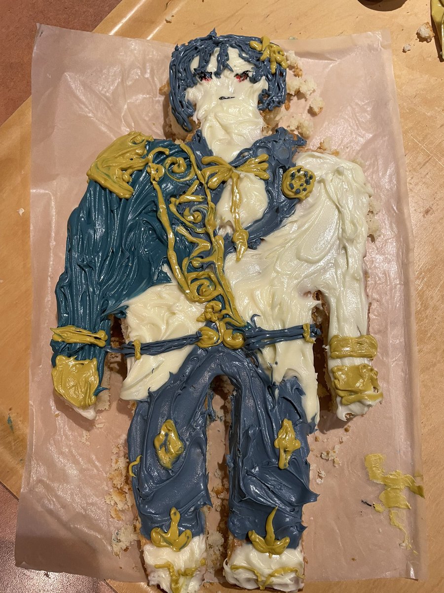 lariyats's tweet photo. i don’t know if i ever posted it but for my birthday last year i made a (aoba style) ratio cake with the help of my friends https://t.co/z4Op8N1S1x