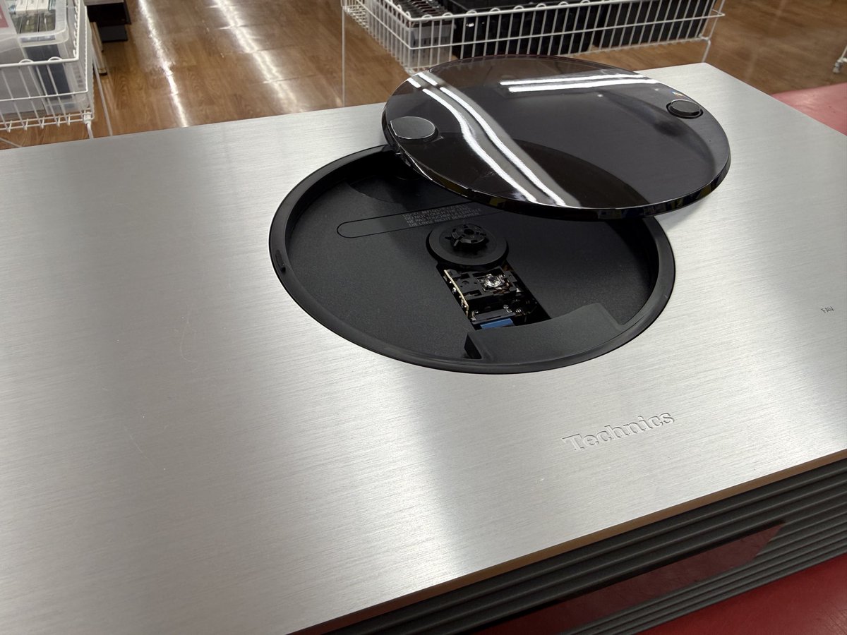 hardoff611's tweet photo. 本日、午前中にお売り頂きました商品を少しご紹介させて頂きます♬
皆様からお売り頂いた商品は1点1点心を込めて店頭へお出ししておりますので、ご不要な商品がありましたら、ぜひ当店へお持ち込みください✨
もちろん一部動作に支障がある商品も喜んで買取をさせて頂きます✨
#RTX5070Ti  #SCC70MK2 https://t.co/hTd2sKc5cV