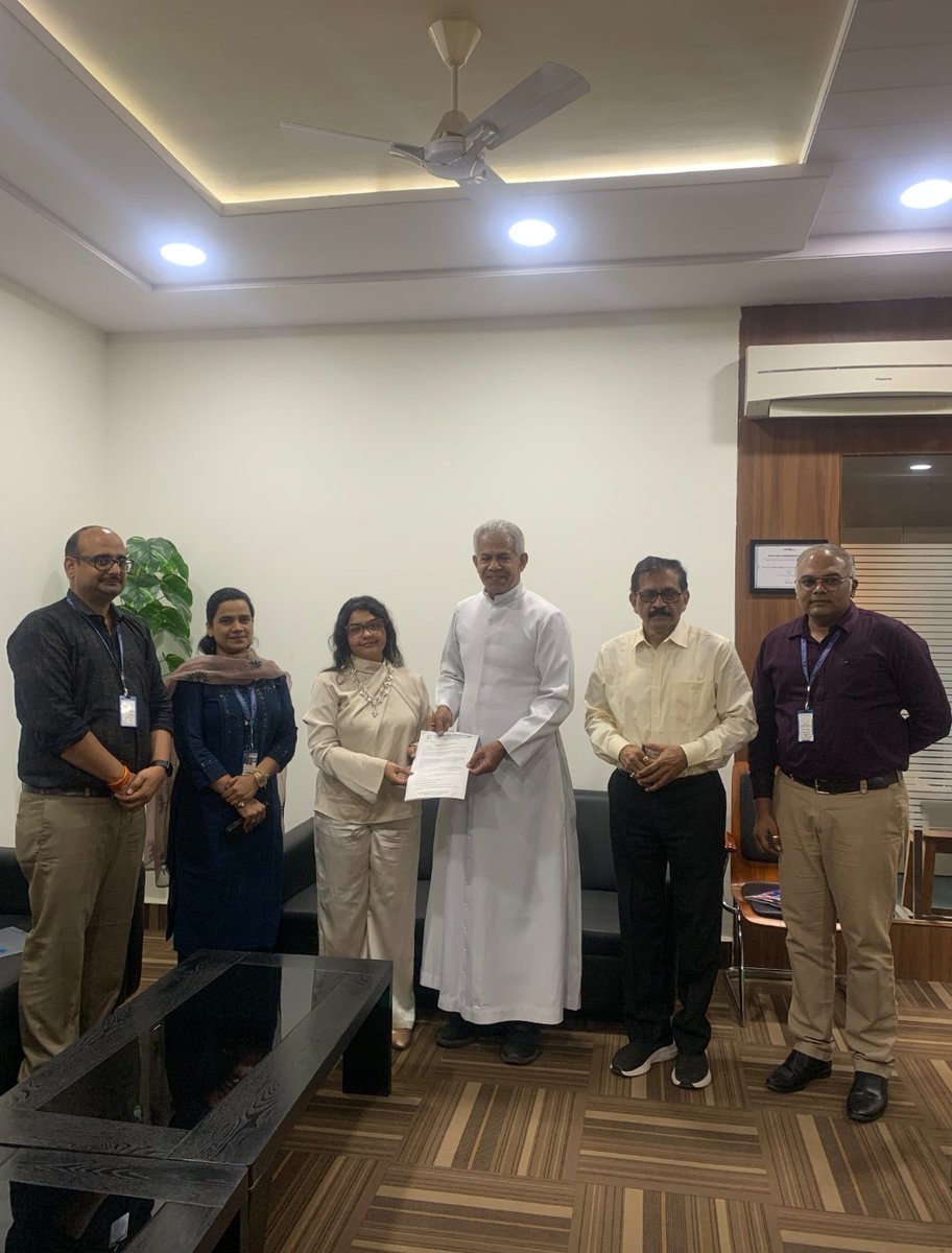 teaswini's tweet image. Proud to sign an MoU with St. Vincent Pallotti College of Engineering &amp;amp; Technology, Nagpur 🤝
Bridging academia &amp;amp; industry through internships, live projects &amp;amp; real-time exposure with Teztecch. 🚀
#MoUSigning #Teztecch #IndustryAcademia #Nagpur