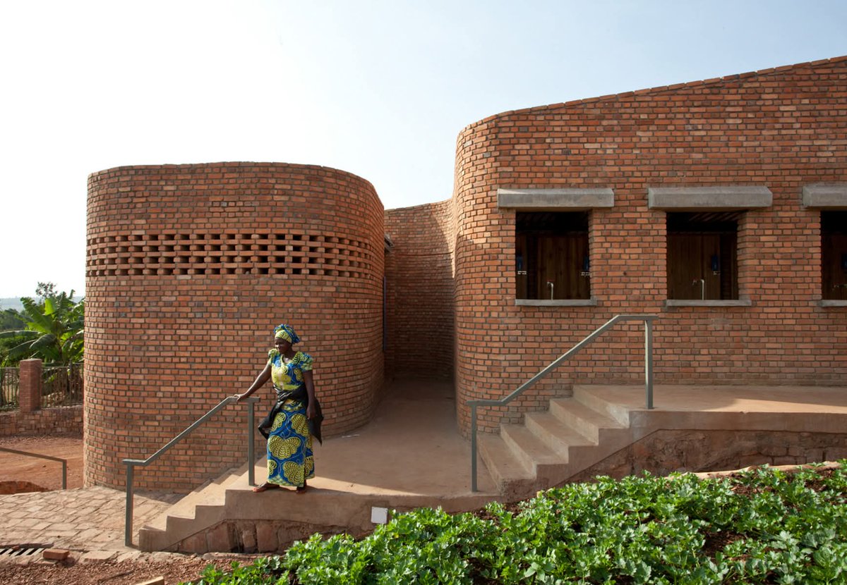 CPMMwangi's tweet photo. Women’s Opportunity Center by Sharon Davis Design.

The center revives the lost Rwandan tradition of circular, woven-reed dwellings. By utilizing 450,000 clay bricks hand-pressed by the women themselves. https://t.co/lcUH0oBDlY