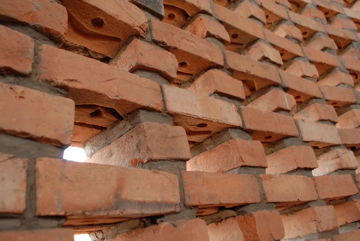 CPMMwangi's tweet photo. Women’s Opportunity Center by Sharon Davis Design.

The center revives the lost Rwandan tradition of circular, woven-reed dwellings. By utilizing 450,000 clay bricks hand-pressed by the women themselves. https://t.co/lcUH0oBDlY