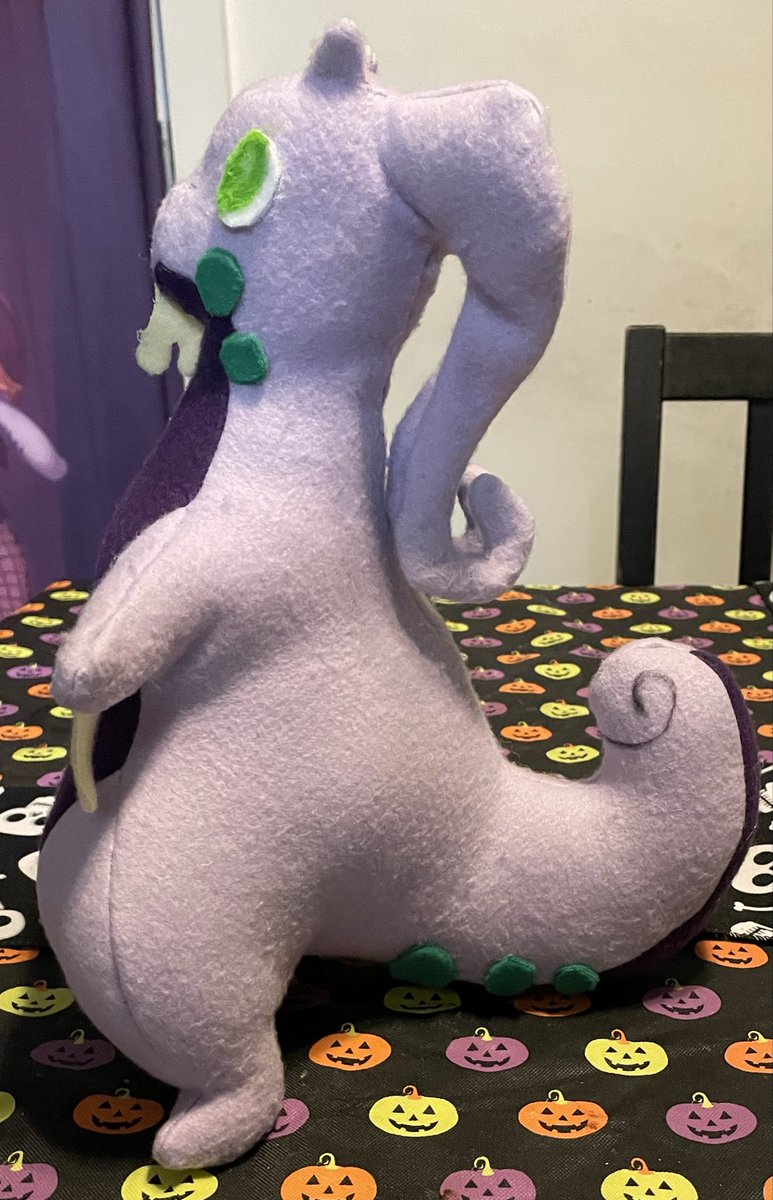 DragoncatDraws's tweet photo. Little Goodra, Big Goodra
Holiday commission I did for a friend, the final Goodra is about 4 feet tall https://t.co/Ur0WNEZst1