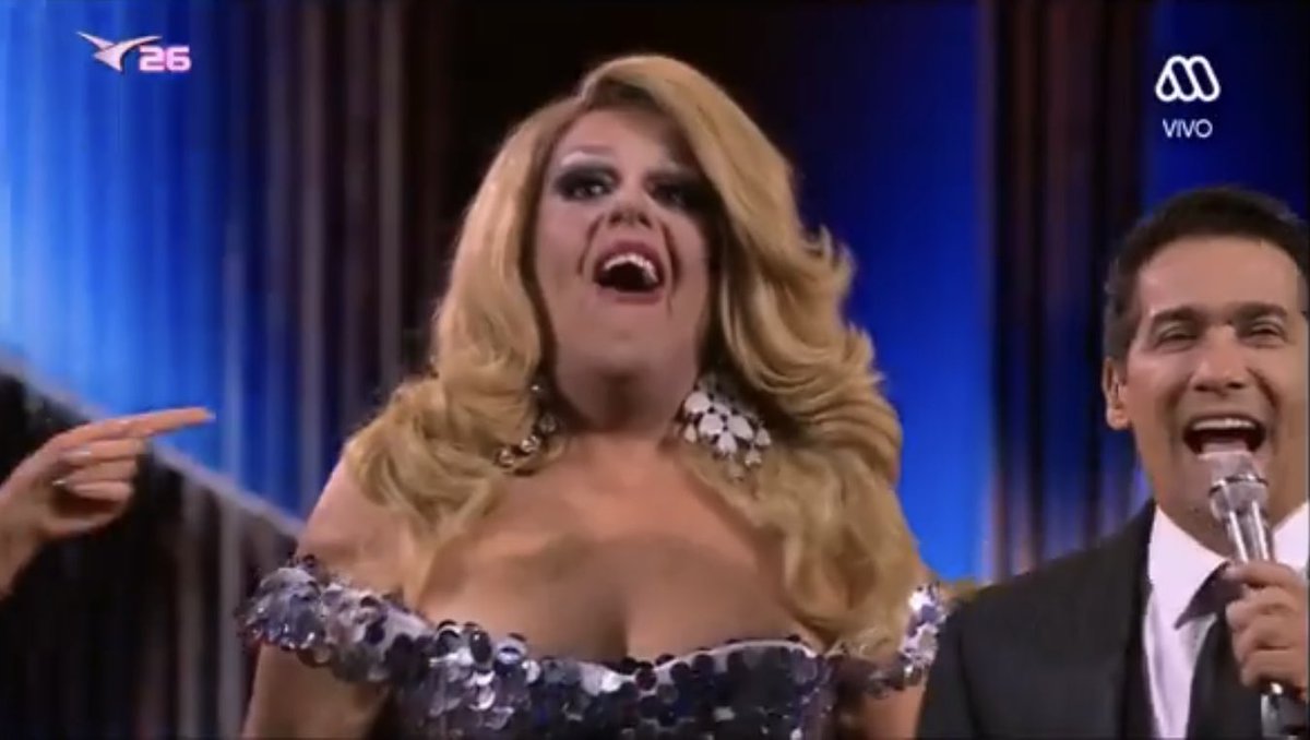 S a n d í a 🍉 C a l a d a tweet media