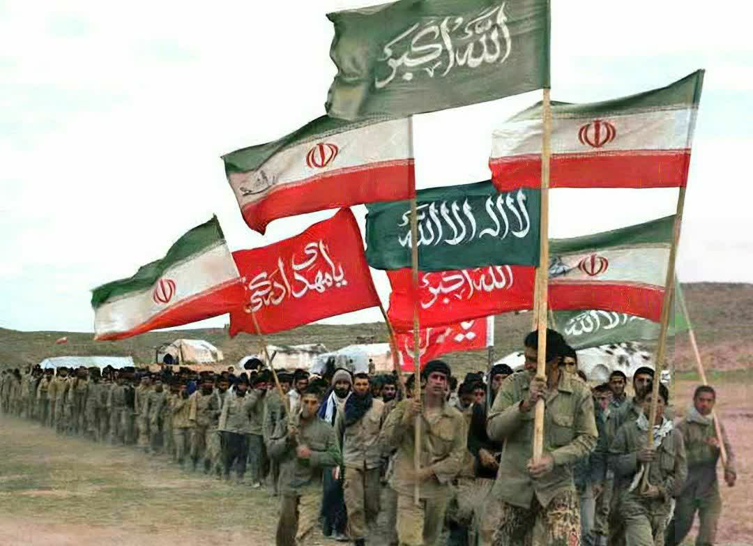 پرچمش ؛
بر بلندای تاریخ باقی‌ست 
تا به مَهدی بپیوندد
انقلابی که نبضش 
با امامِ زمانش می‌زند ...
اللهم عجل لولیک الفرج

#جانم_فدای_پرچم
#جونم_ایران