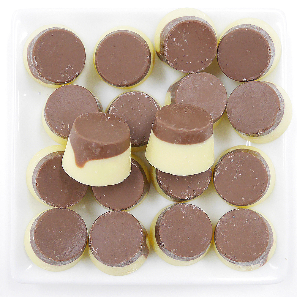 acegrjp's tweet photo. プリンチョコ■見た目もプリン、味もプリンの準チョコレートです。★お菓子のブランド「えーきゃん」Amazon コーラグミ販売ページ https://t.co/jaLfbJLzlq★ #菓子 #卸 #業務用  #ミルクチョコレート #プリン #カスタード https://t.co/rkIFsV1xq1
