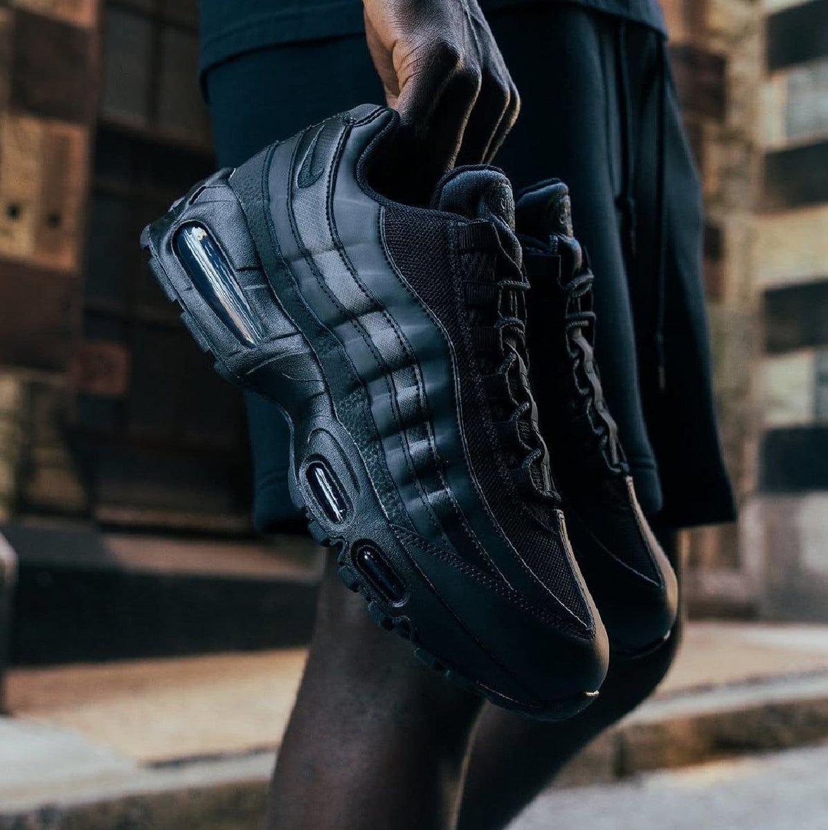 SneakerShouts's tweet photo. TOP DEAL: Nearly 50% OFF the Nike Air Max 95 OG Big Bubble "Triple Black" 

BUY HERE: https://t.co/L6cu3XtuO7 https://t.co/pKgxyQVuqD