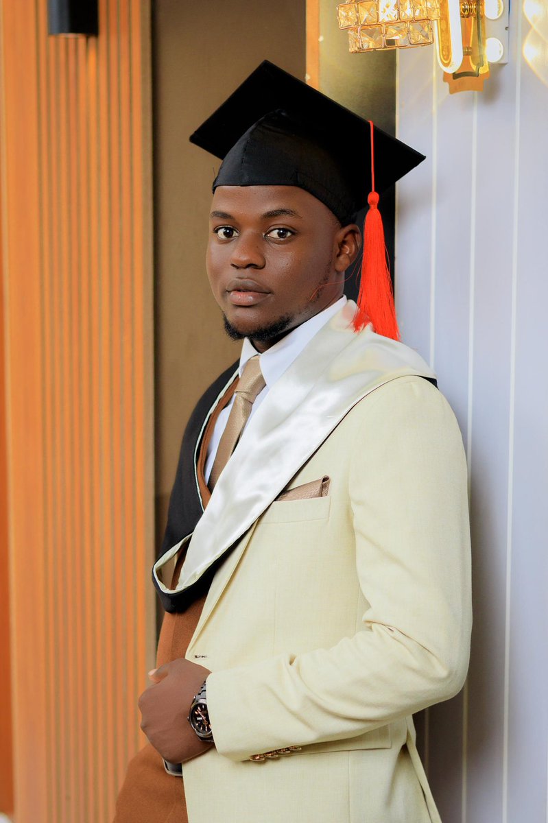 innonangoye's tweet photo. Passed by Makerere and got awarded a Bachelor of Commerce in Accounting degree- First Class

Isaiah 60:22 https://t.co/jyYs2McHW5