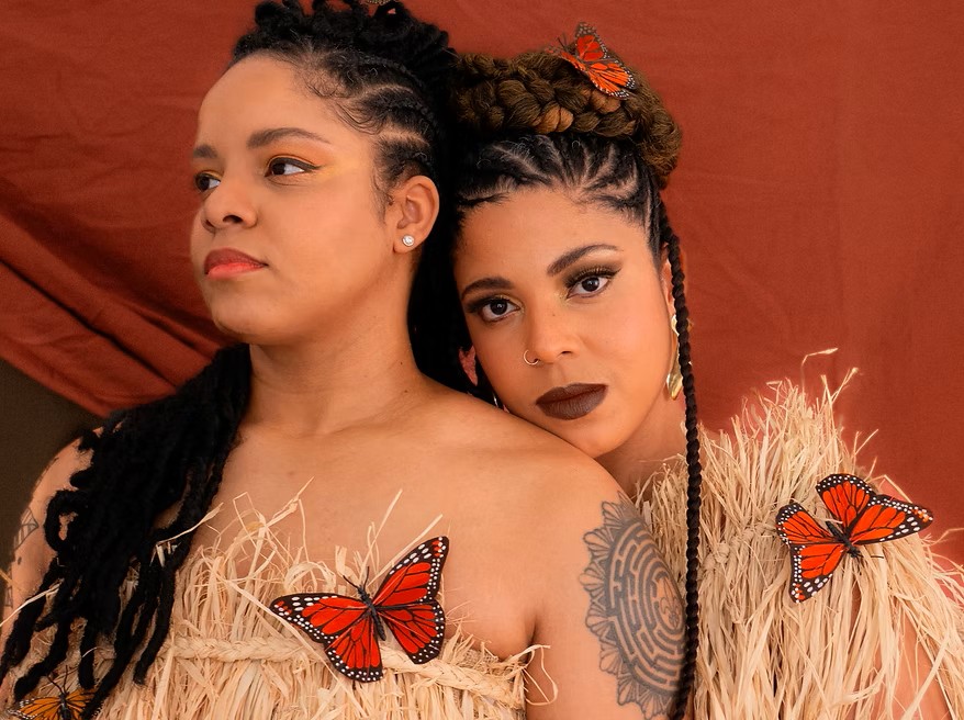 JAZZFM91's tweet photo. BLACK FUTURES IN JAZZ

Led by multi-instrumentalists Elizabeth Rodriguez &amp; Magdelys Savigne, OKAN infuses jazz, folk and classical genres with Afro-Cuban rhythms, winning two #JUNO awards for Global Music Album of the Year in 2021 and 2024. https://t.co/ZETwcDnse7