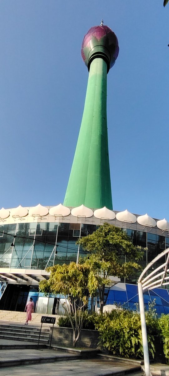 CAPT. PARA8OLIC TOBLERONE tweet media