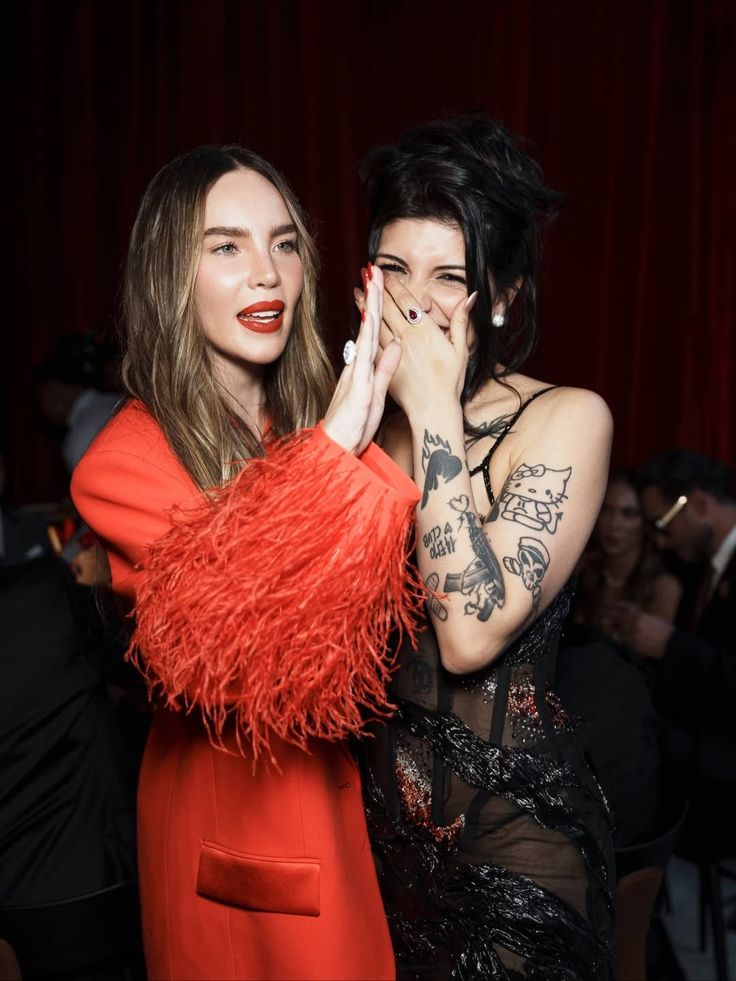 Hablemos de juntes HISTORICOS
😏😏😏😏