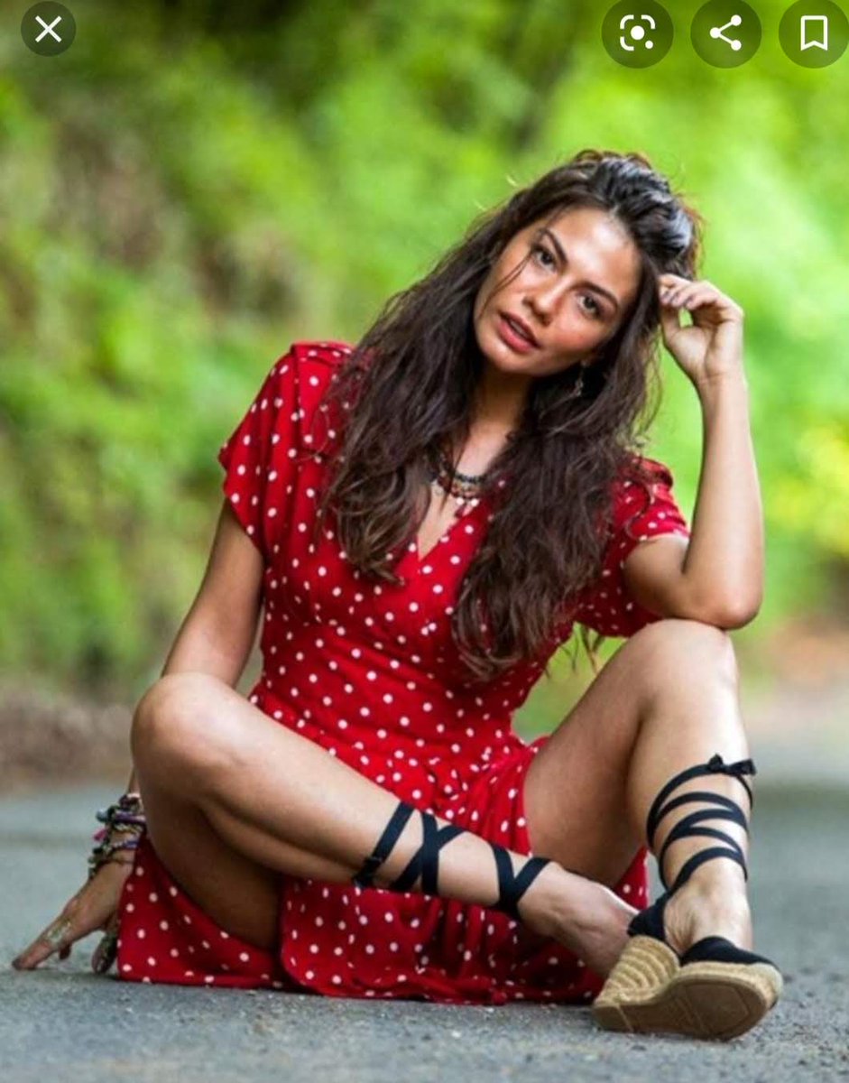 En iyi dileklerimle, ruhunuzun neşesi ve güzelliği her zaman sizinle olsun. Doğum gününüz kutlu olsun! ⁦<a href="/dmtzdmr/">Demet Özdemir</a>⁩ #DemetOzdemir
