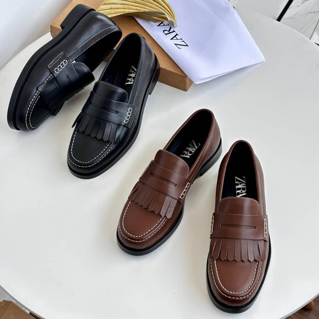 Funky_Footwears's tweet photo. Available in sizes 40, 41, 42, 43, 44, 45, 46 | Price - ₦52,000

Payment on delivery only within Lagos

#comfortableshoes #lagosfootwearstore #funkyfootwears #explore #fashionstyle #lagos #shoeslovers #ShoeArmy #shoe #Mensfashion https://t.co/B4YfudSrfA
