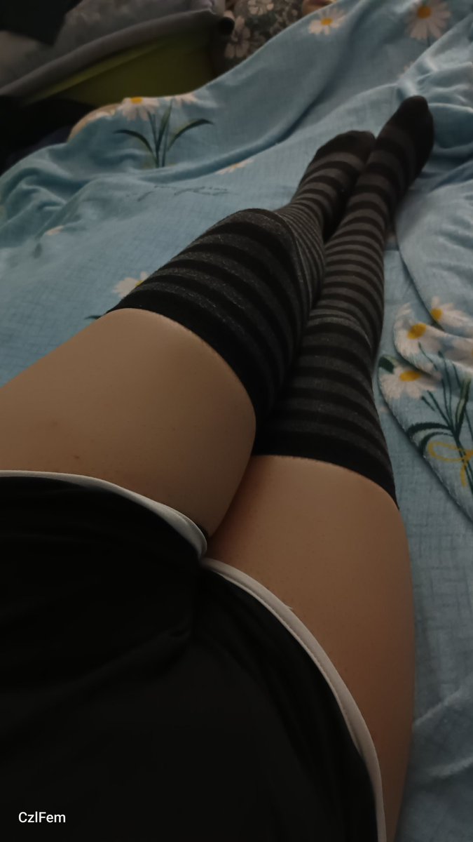 fem_czl's tweet photo. A disfrutar un poquito mi anime UwU ¿Te gustaría acompañarme?
#femboymexico #Femboy #Muslos #muslitosuwu #trapitocdmx #moda #femboymuslos #anime #NanatsuNoTaizai https://t.co/BV8BspvKSw