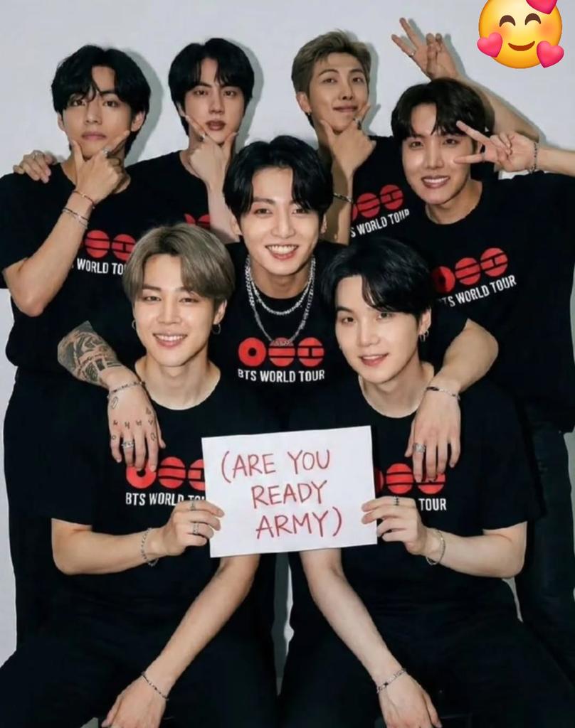 Yarelijimimochi's tweet photo. @bts_bighit Are you ready ARMY ????
Return of 7 Kings 🌎👑 #BTSCOMBACK https://t.co/R1O7YZvB9T