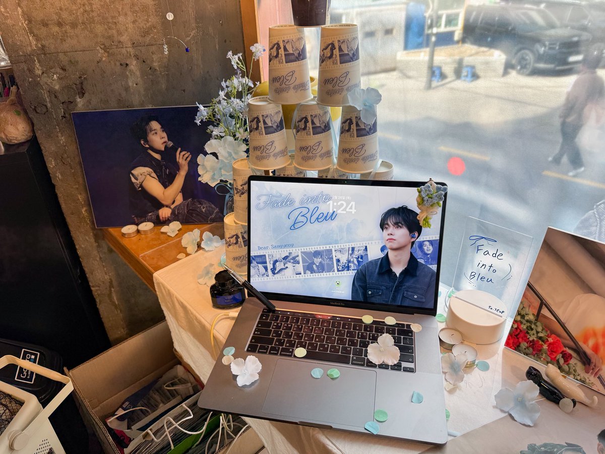 Fade into Bleu tweet media