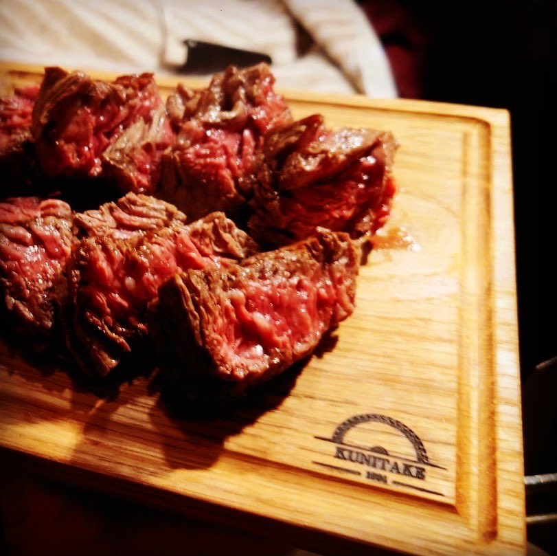 OnlinsShop's tweet photo. 〜　肉板　〜
四方の溝で肉汁をこぼさない🙆🏻

https://t.co/seDcDvYlY0

#kunitakeonlineshop #kunitake 
#キャンプ #キャンプギア
#アップサイクルギア https://t.co/TUTmXx6R9i