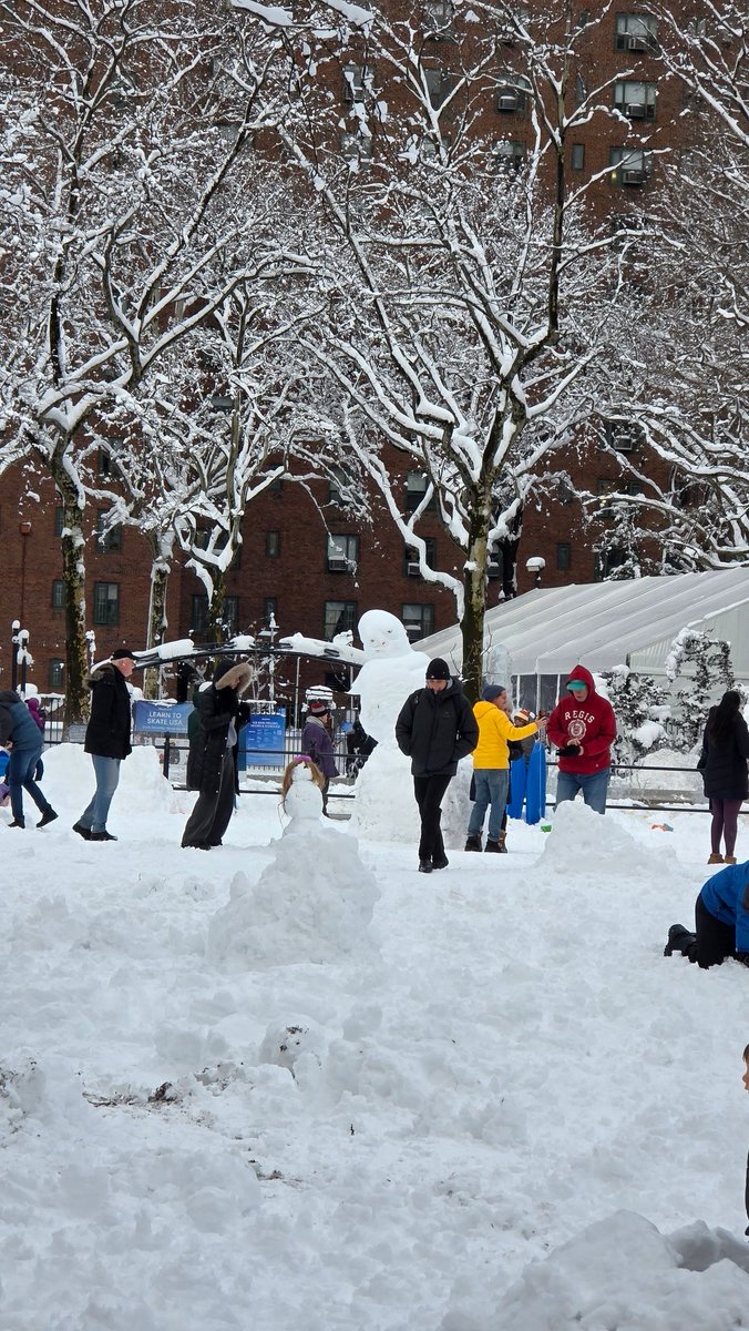 A New York City view from the East Village.   Youtube.com/PabloGomezNYCV…