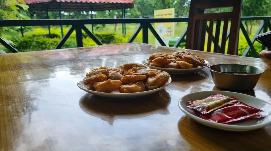 लो बॉस नाश्ता कर लो ।।।
हमाओ सब जंगल में जमत है।।
हल्के बडडे सब भैया लोगन के राम राम 🚩 
#जय_बुंदेलखंड 
<a href="/RAHULPARIHAR11/">Rahul Singh Parihar🇮🇳</a> <a href="/imskg230300/">Shashi Kant Gangwar</a> <a href="/Kaushlendrdu/">Kaushlendra Pratap Singh (Kaushal Yadav)</a> <a href="/Sareefladka100/">हिंदू प्रद्युम्न राठौर</a> <a href="/pramodsingh3942/">PRAMOD SINGH RAGHUVANSHI</a> <a href="/Paridhi023/">Paridhi Singh</a> <a href="/sweetanu22/">ANU</a> <a href="/itsmanish80/">Manish Yadav</a>