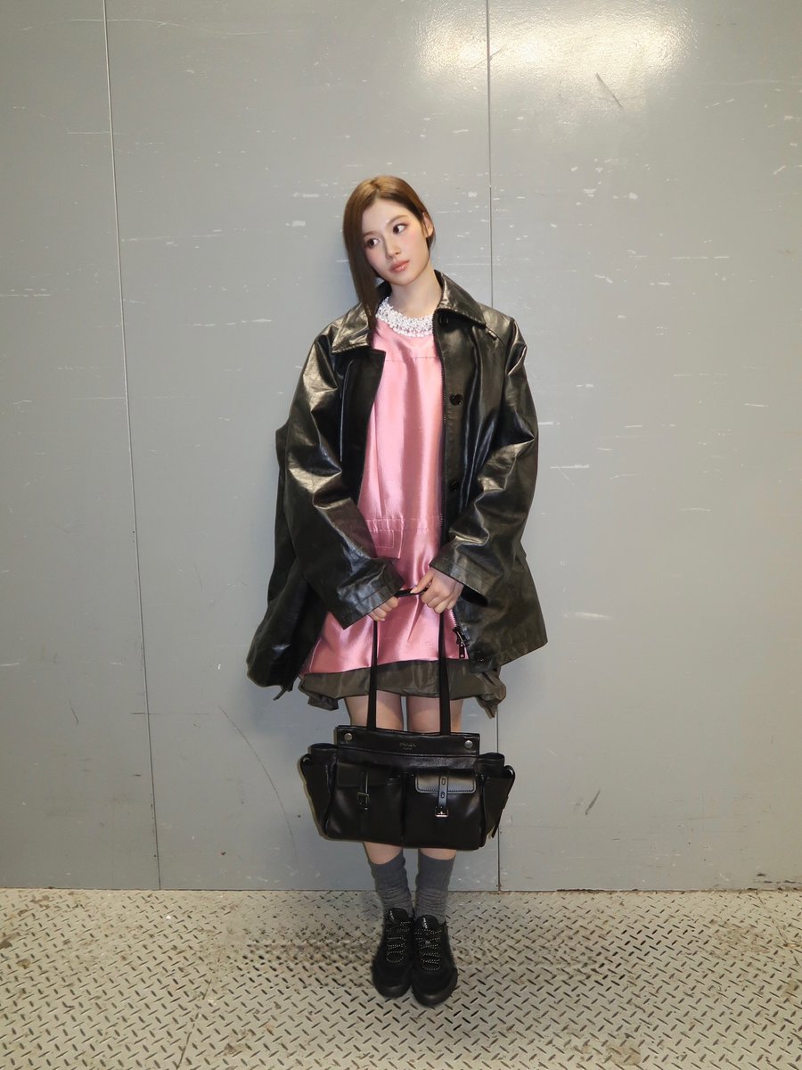 PradaFW26 コレクションが始まります サナちゃんはショーには出席しま