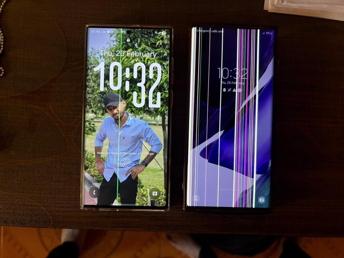 MILINDPAWAR2002's tweet photo. ₹1L+ each for Note 20 Ultra &amp; S22 Ultra and both got the “premium” green line issue. Customer care = zero help, service center = zero accountability. Been forced to use a damaged screen that’s straining my eyes. Spent lakhs for this? Done trusting @SamsungIndia @SamsungMobile https://t.co/QLJx1Fq9lS