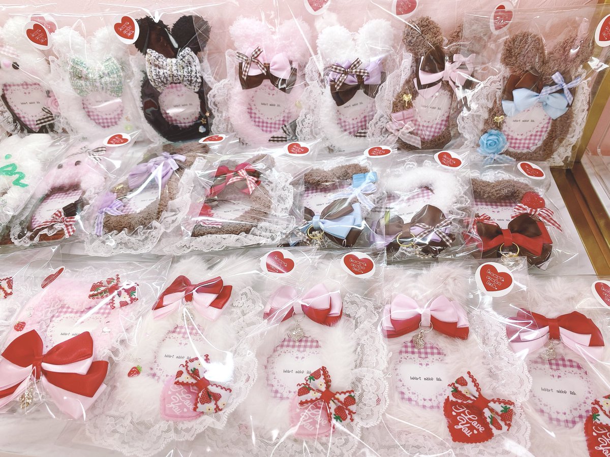 Kawaii__Stars's tweet photo. Kawaii☆Stars SHOP💕原宿本店
🫧リボン祭り🎀推し色大集合🌈✨

♡素敵便到着しました♡
2月26日

heart make lab.さま

赤×ピンクの❤️🩷
いちごが春らしくかわいい🍓✨
ふわふわうさみみケースと🐰
ハート型ケースが到着いたしました❣️

あなたの推しをあま〜く彩ります💭

ぜひ店頭でご覧ください♡

通販ご希望の方は
ご希望の方は作品に⭕️をつけて 
DMまでお問い合わせください♡