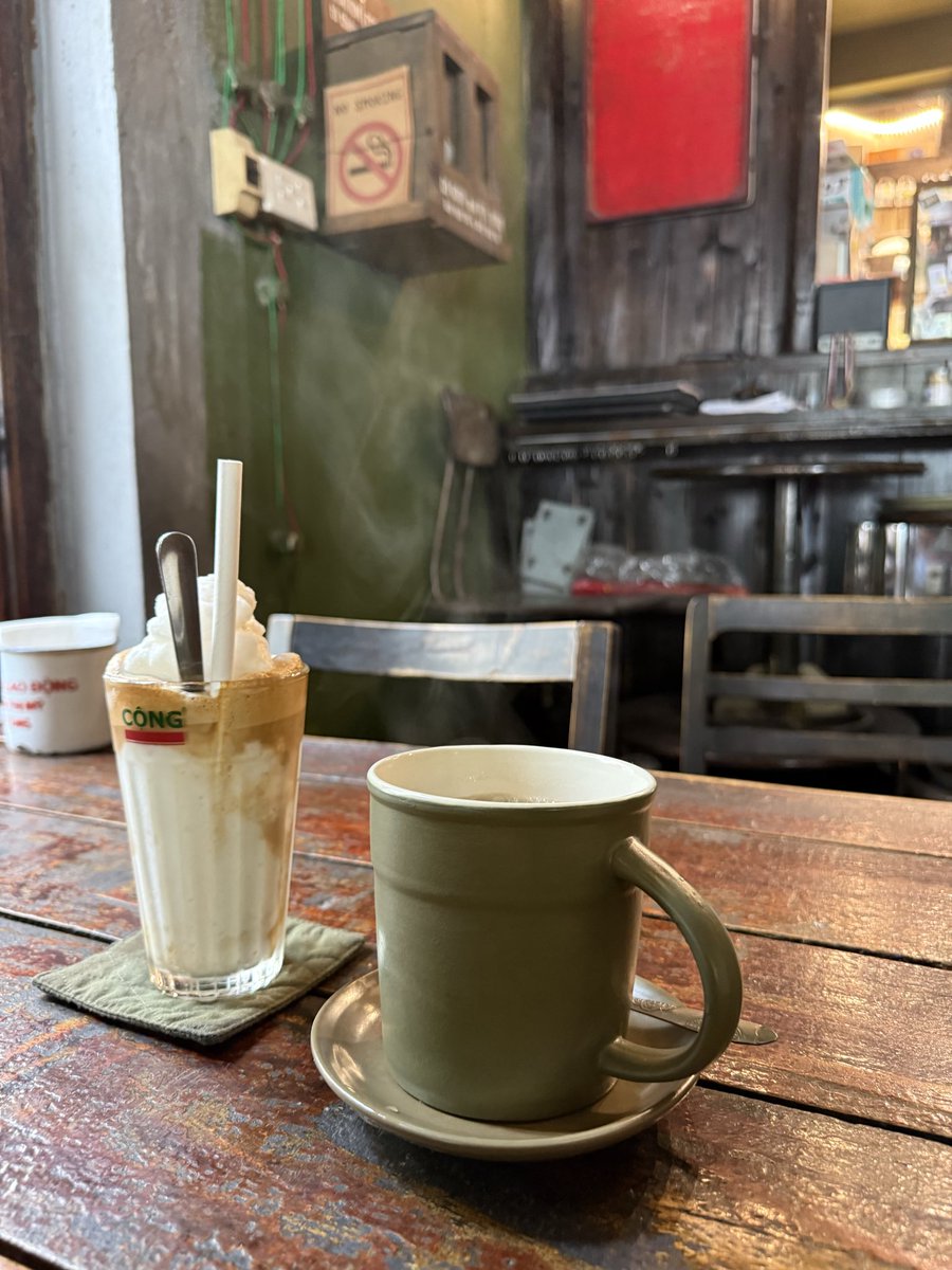 strayflamingo's tweet photo. ちょっとカフェでひといき☕️ https://t.co/2f3z6BlrJe