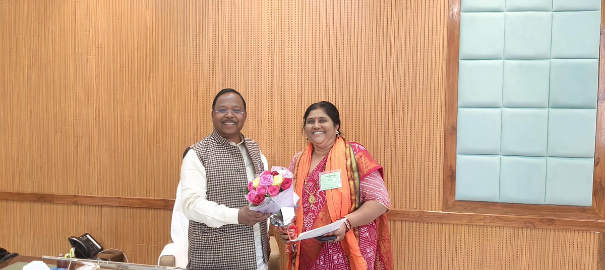 BheshBai's tweet photo. आज छत्तीसगढ़ विधानसभा के नवीन भवन में छत्तीसगढ़ शासन के कृषि मंत्री श्री रामविचार नेताम जी से सौजन्य भेंट की।
@ramvicharnetam 
#Chhattisgarhgovt
#Budget2026 https://t.co/nVKI6lzQs6