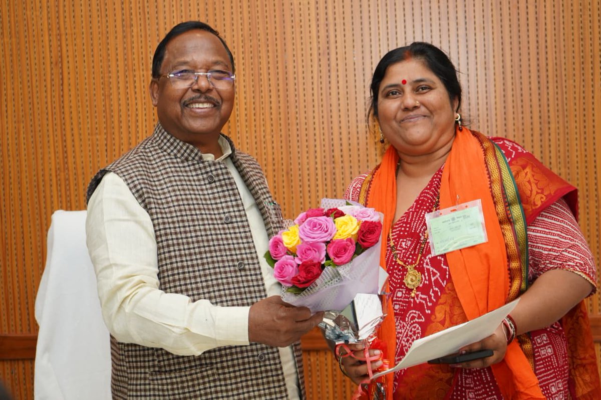 BheshBai's tweet photo. आज छत्तीसगढ़ विधानसभा के नवीन भवन में छत्तीसगढ़ शासन के कृषि मंत्री श्री रामविचार नेताम जी से सौजन्य भेंट की।
@ramvicharnetam 
#Chhattisgarhgovt
#Budget2026 https://t.co/nVKI6lzQs6