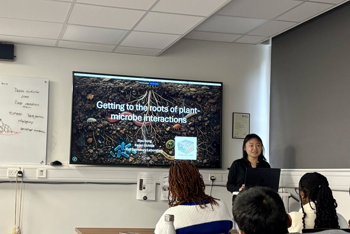 nobolly's tweet photo. Today’s @TheSainsburyLab MSc lecture focused on symbiosis and the microbiome, delivered by Karen and Siyu from our lab.

Great to see so many thoughtful questions from the students 😄 https://t.co/FV79IzJ279