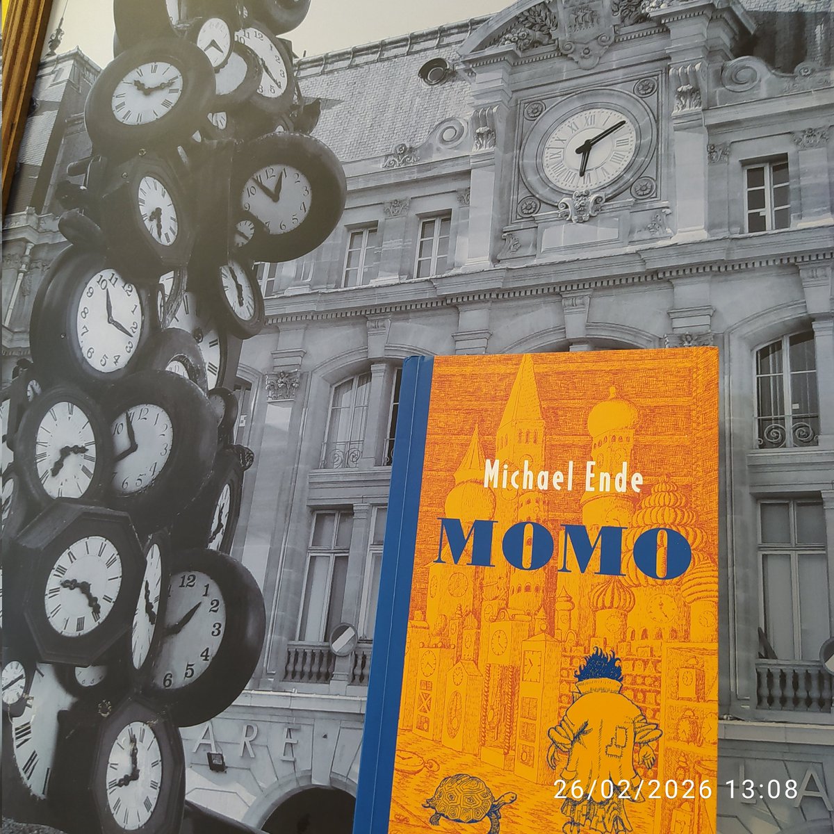 Suna_s_library's tweet photo. Zaman, yaşamın kendisidir. Ve yaşamın yeri yürektir.
#MichaelEnde
#Momo
#Okuyorum
#KitapÖnerisi https://t.co/IQT7J4EuUv