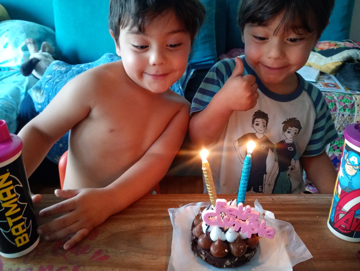 Feliz cumpleaños amores de todas mis vidas, mi deseo más grande hecho realidad y por duplicado! Los amo infinitamente 💕🤩💖
