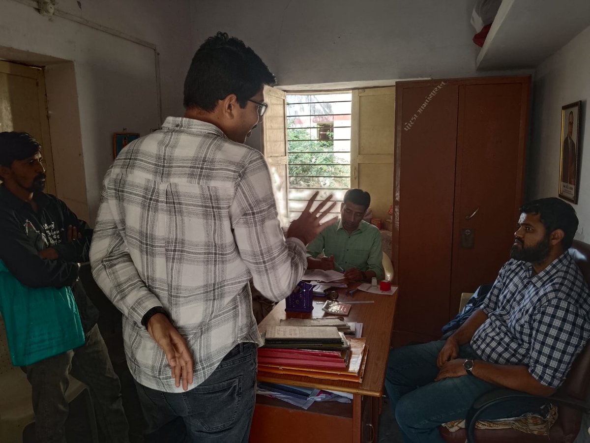 sdmpatdi's tweet photo. આજ રોજ ૫ોરડા ગ્રામ પંચાયત કચેરીની મુલાકાત લઇ તલાટી-કમ-મંત્રીશ્રીની દફતર તપાસણી કરવામાં આવી.
@CollectorSRN https://t.co/GXuoCA1gOI