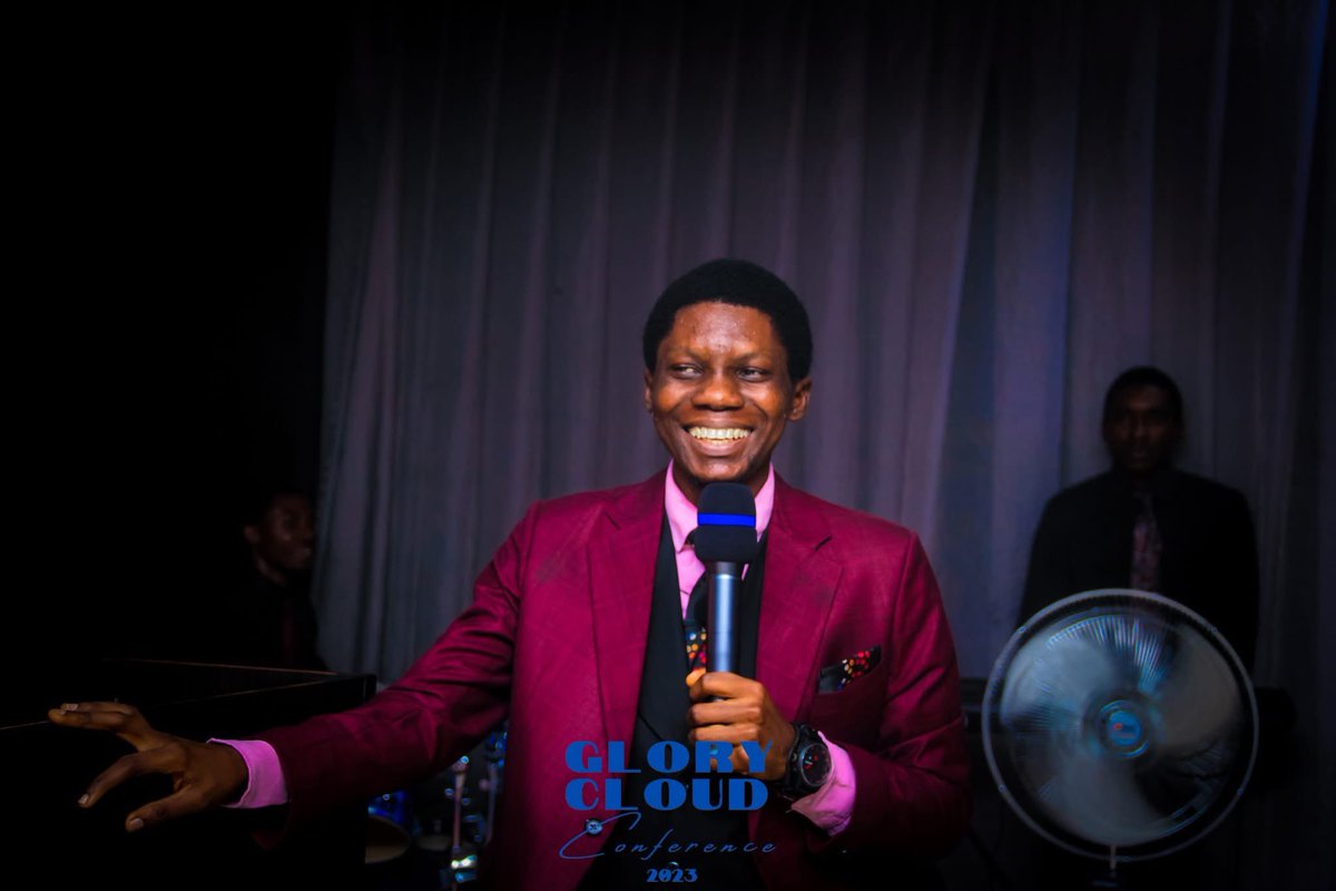 Familyoffaith_'s tweet photo. Rejoicing is an instruction, by the Spirit of God, replete in scriptures, and many atimes to those in distress and hardships. 

Phillip 3:1, 4:4; 1Thess 5:16; James 1:2; 1Pet 1:6-8

This shows that we can deliberately create an atmosphere of supernatural joy around us always. https://t.co/ACL6fukMtP