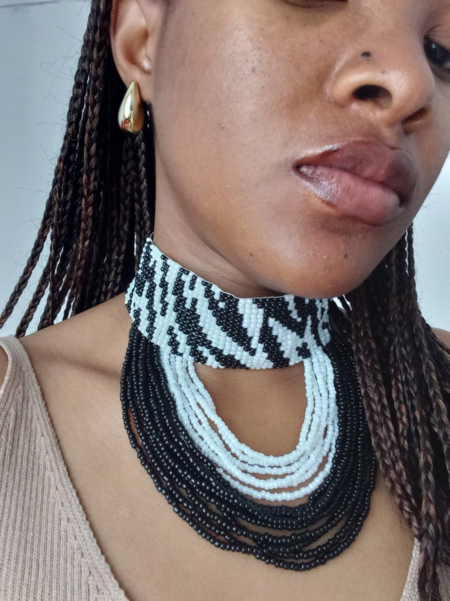 enhleofimbarts's tweet photo. My jewellery sets are sold out 🕯 https://t.co/OCOUL52xTw