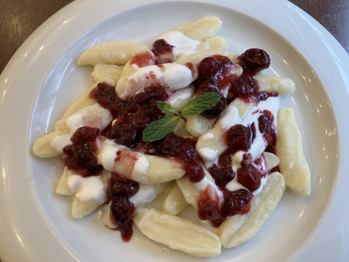 Відвідала українське кафе Кафе Краяни(<a href="/Ukraine_cafe/">ウクライナカフェ・クラヤヌィ(KRAIANY)</a>)🇺🇦🎶

Їла ліниві вареники з ягідним соусом.
Вони були дуже смачними😍
Щиро дякую🥰

Разом до перемоги💪🇺🇦
Слава Україні🇺🇦✨
#StandWithUkraine