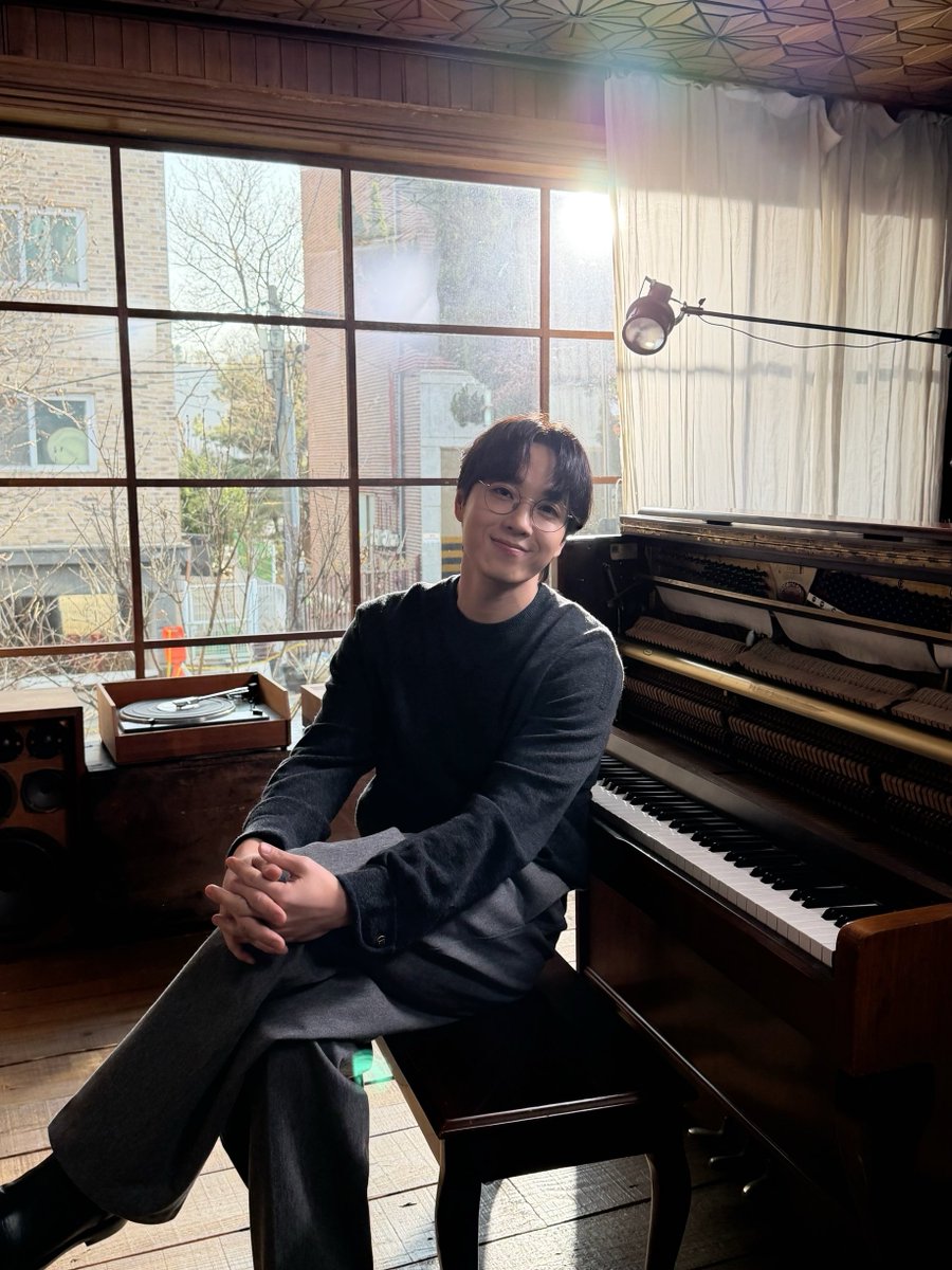 이석훈(LEESEOKHOON) tweet media