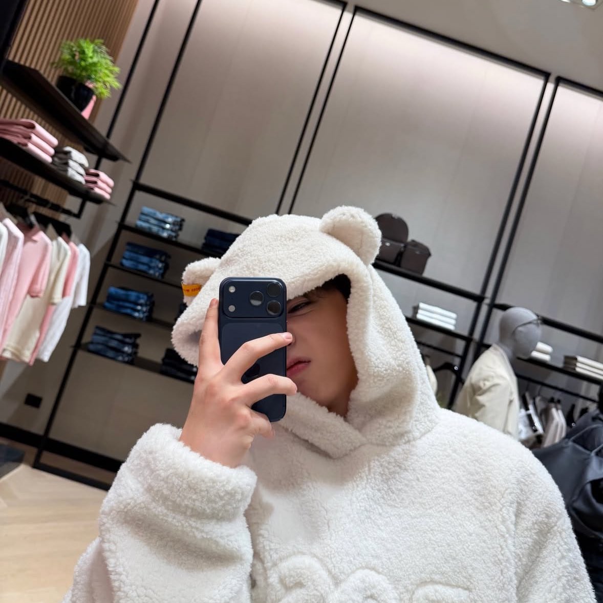 cheol__1995's tweet photo. 差で風邪ひくわ https://t.co/lpWI1Nx58D