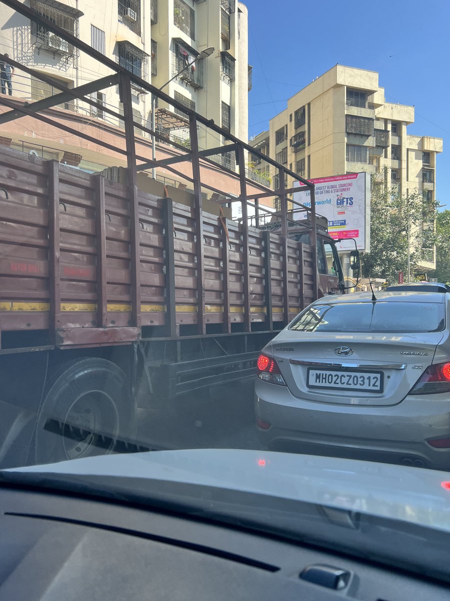 nirajved's tweet photo. @MTPHereToHelp this truck was driving at a very high speed irresponsibly on Link Road Malad West near Infiniti Mall. https://t.co/n8kgcL46Xs