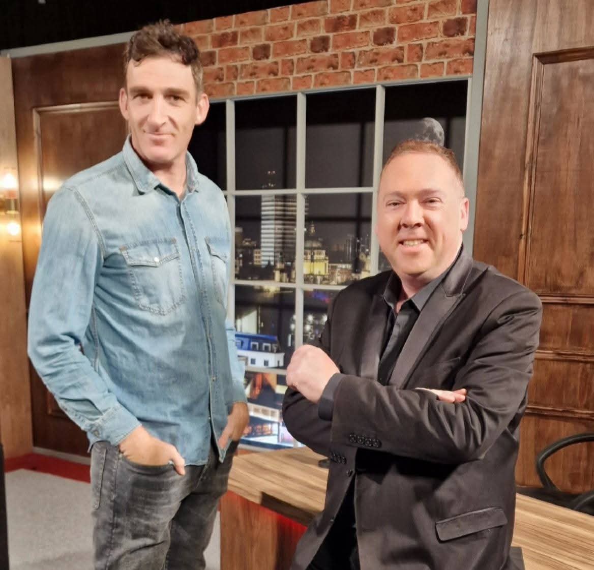 Robin Elliott tweet media