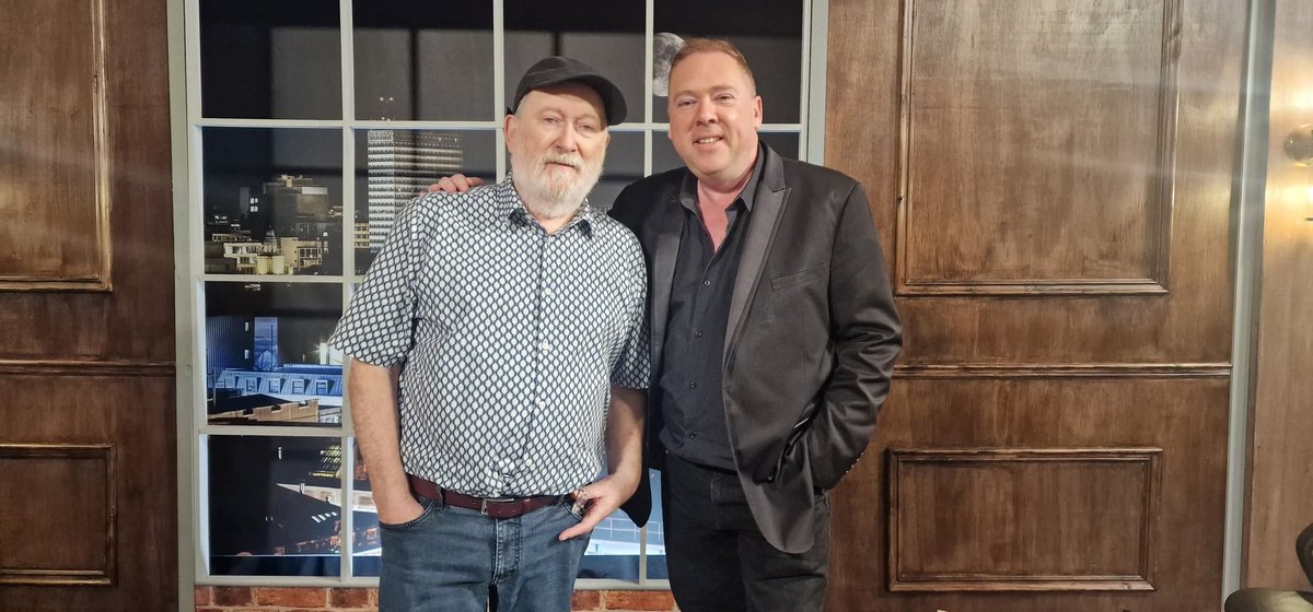 Robin Elliott tweet media