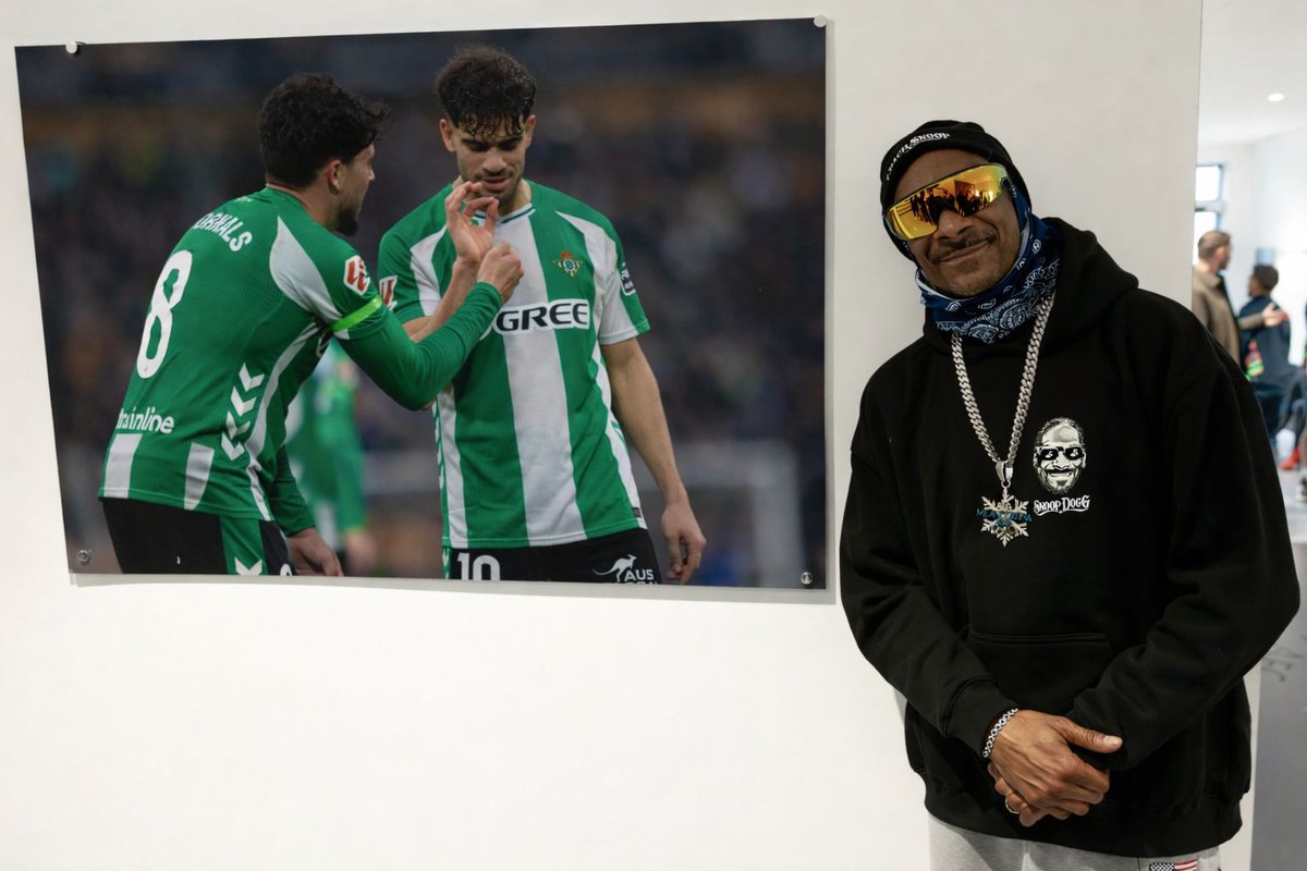 RealBetis_en's tweet photo. Now it's more real.

@SnoopDogg 🤝 @RealBetis https://t.co/hAOSyXHjFY