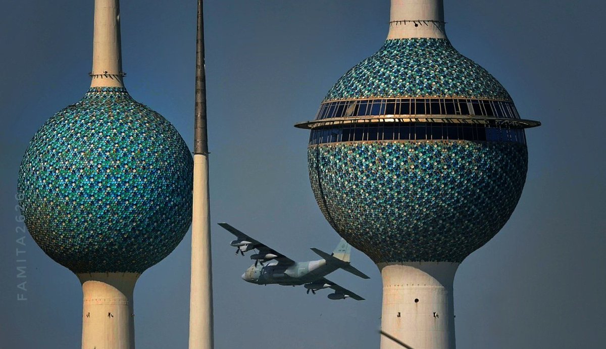 أنها الخز الموشى بالذهب

وعروس البحر بل تاج العرب

قد بناها القوم من اجدادنا

فارتقت بالمجد هامات السحب

انها ليست كويتا وكفى

تصوير الزميلة د فاطمه دشتي