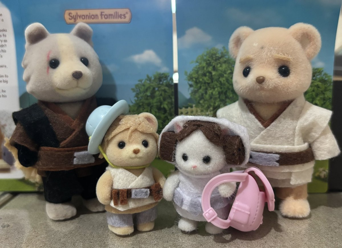 just made luke and leia 🎊
new addition to the #obikin sylvanian family 🫶