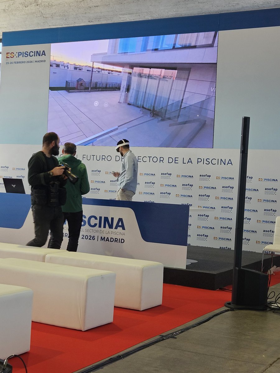 La piscina es el tema principal de Es-piscina que visitamos por cortesía de <a href="/CAFMadrid/">CAFMadrid</a> también la tecnología está presente en la feria del sector organizada por <a href="/asofap_piscinas/">ASOFAP - La patronal española del sector piscina</a>